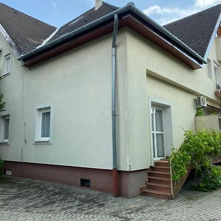 Portside Retreat Apartman *